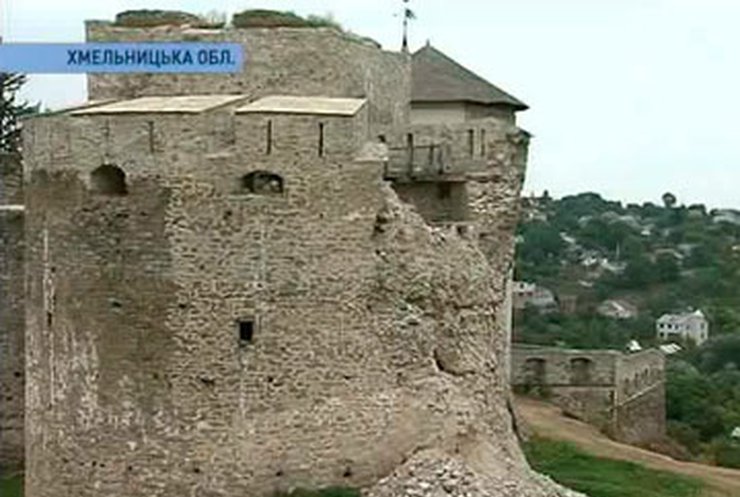 Эксперты выясняют причины обвала башни Старого замка