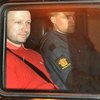 Брейвика решили выпустить из одиночной камеры