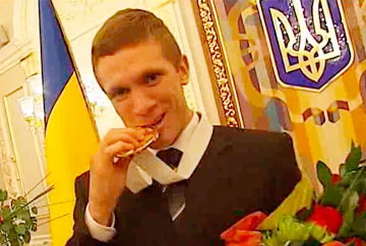 Янукович пообещал лучшим боксерам Украины квартиры