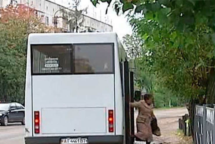 Жители одного из районов Борисполя просят оборудовать остановку для маршруток