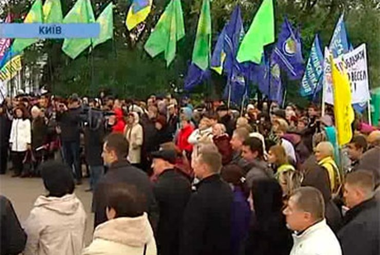В Киеве проходит предпринимательский "Марш пустых кошельков"