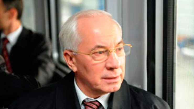 Азаров потрясен переименованием улицы Мира в улицу имени "Нахтигаль"
