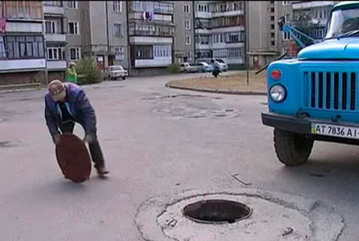 В Ивано-Франковске участились кражи канализационных люков