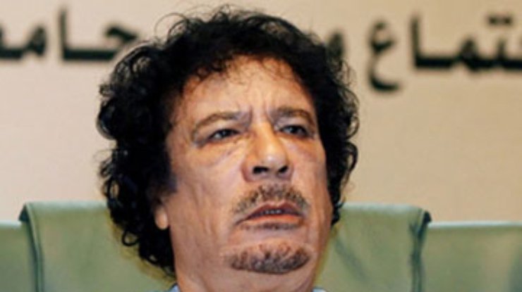 Соплеменники Каддафи требуют передать им его тело