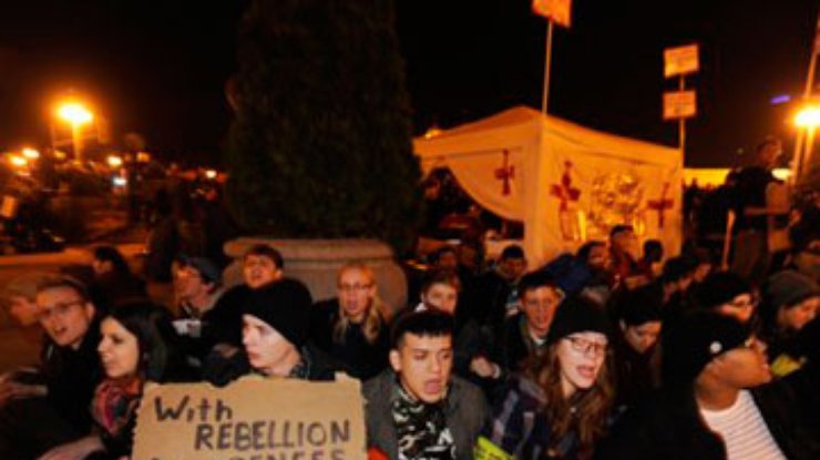 В Чикаго арестовали протестующих, которые разбили палатки в парке