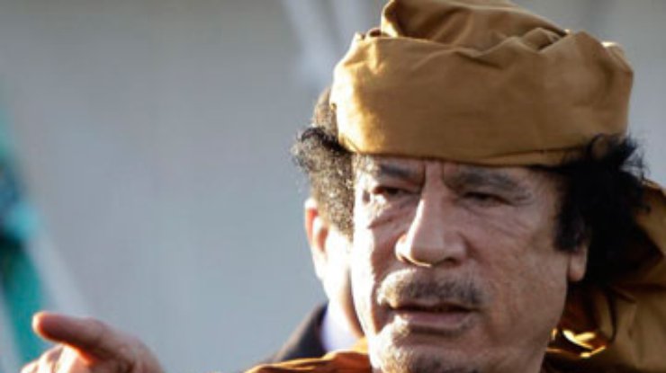 Каддафи похоронят сегодня в пустыне