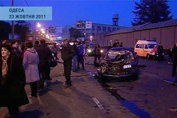 Масштабную аварию в Одессе спровоцировал водитель BMW