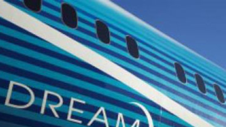 Боинг-787 "Дримлайнер" отправился в первый коммерческий полет