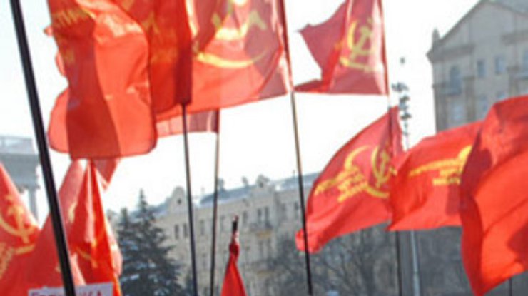 Луганский суд не увидел нарушений в красных флагах 22 июня