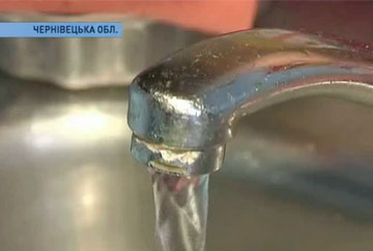 Жители Буковины вынуждены платить за воду повышенную цену
