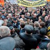 Количество протестующих под Кабмином чернобыльцев растет