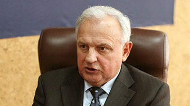 Азаров дал Близнюку несколько дней на решение проблем с отоплением