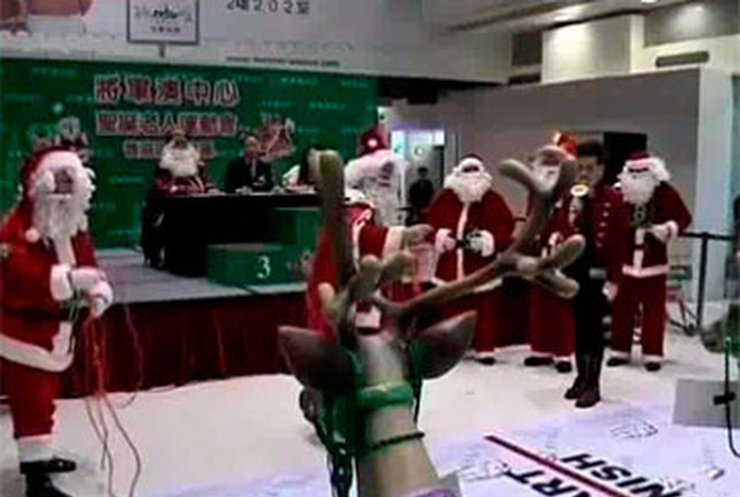 В Гонконге прошли соревнования Санта-Клаусов