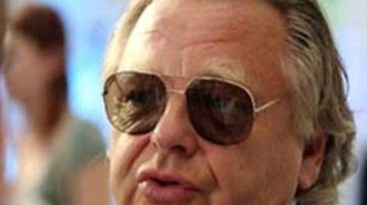 Байкер ударил по лицу Юрия Антонова