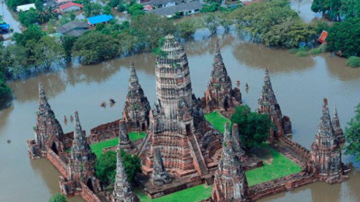 В Таиланде растет число жертв наводнения
