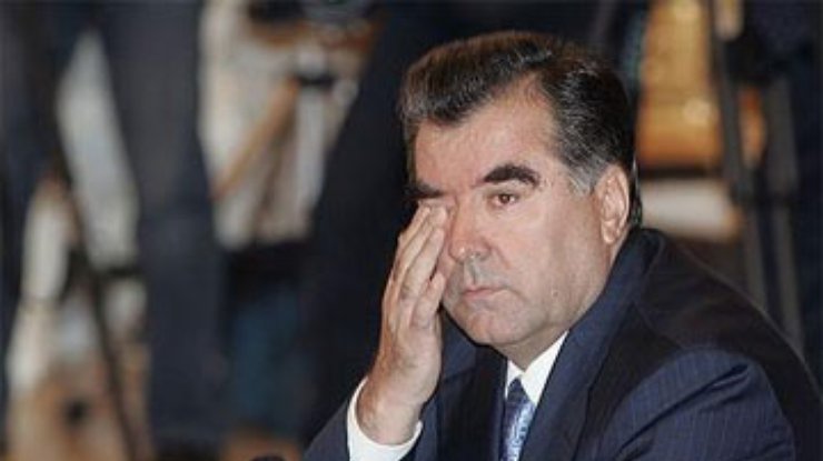 Президент Таджикистана уладит проблему с российскими летчиками