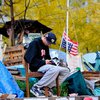 В США полиция разгоняет палаточные городки протестующих