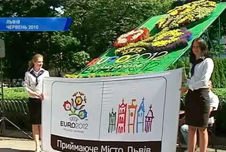 Центр Киева официально начнут украшать символикой Евро-2012