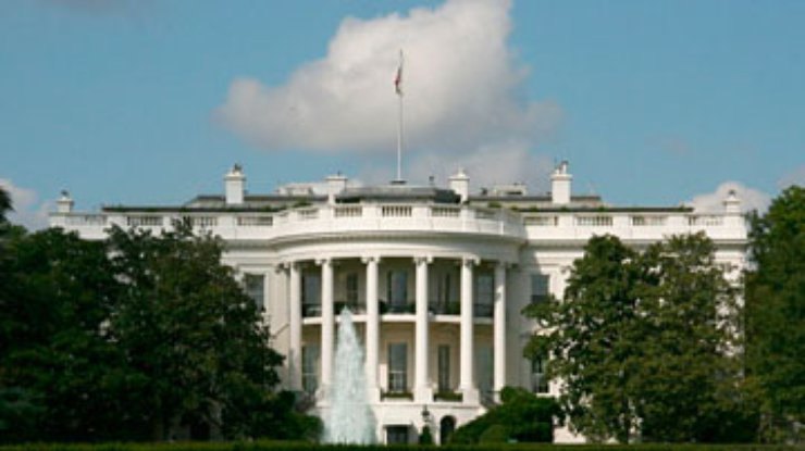Белый дом в США обстреляли