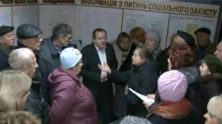Львовские чернобыльцы в здании Пенсионного фонда ведут себя мирно