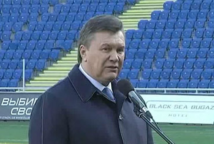 Янукович пообещал повысить стипендии студентам