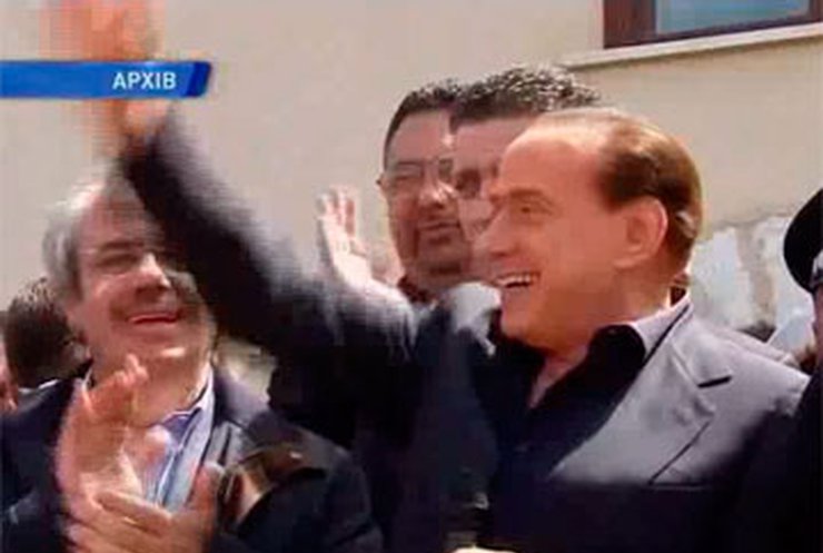 В Италии начались продажи нового альбома Берлускони
