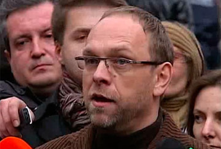Власенко не доверяет результатам медобследования Тимошенко