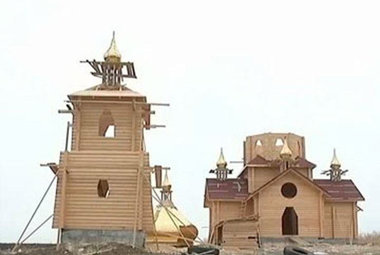 На Кировоградщине строят церковь без единого гвоздя