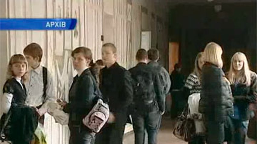 Янукович предложил сохранить малокомплектные школы