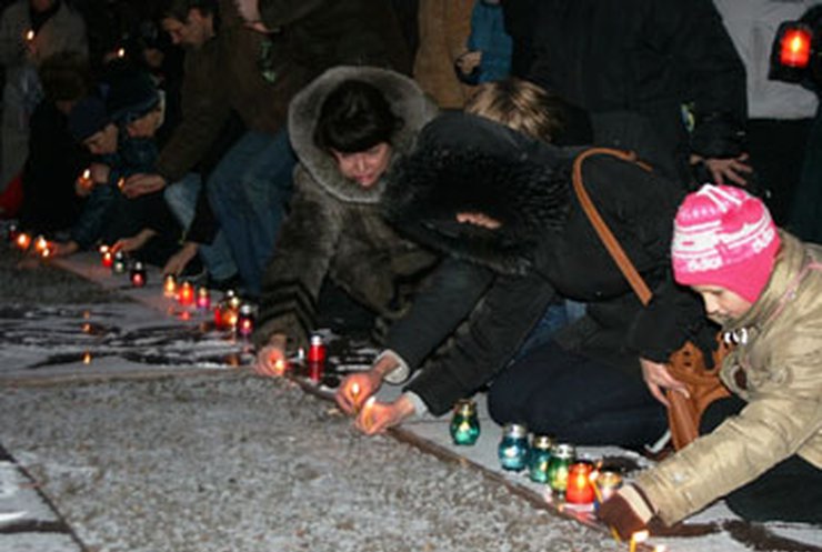 В Донецке почтили память жертв Голодомора
