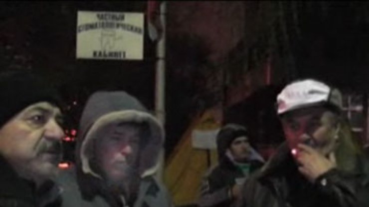 Донецкие чернобыльцы голодают под открытым небом