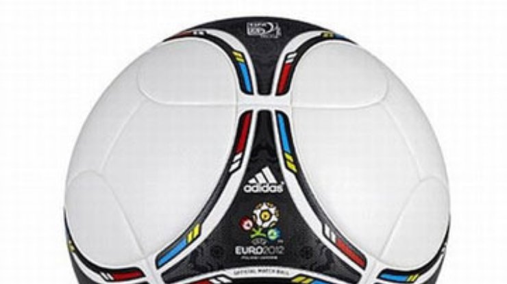 Официальный мяч Евро-2012 будет называться "Танго 12"