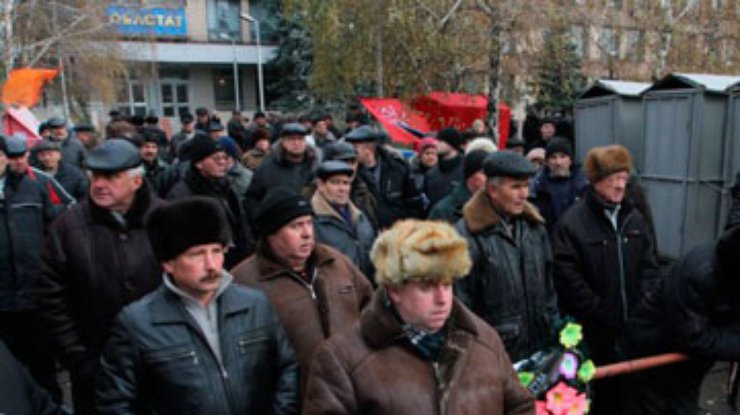 Донецкий губернатор: Акция чернобыльцев переросла в политическую