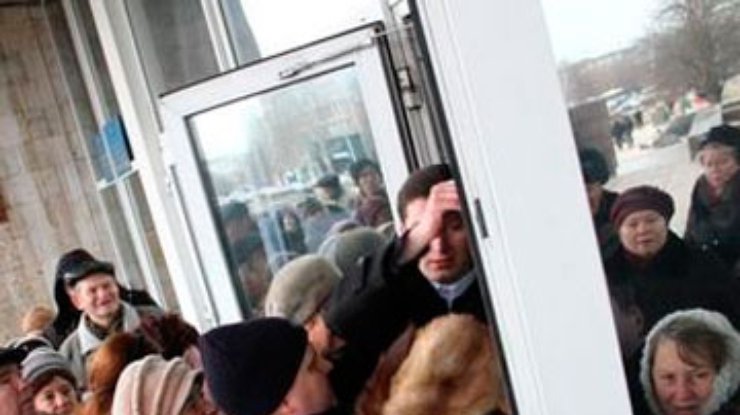 У пострадавшего во время штурма Донецкой администрации милиционера сотрясение