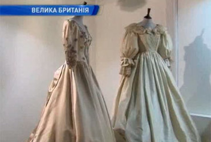 На аукционе в Лондоне выставили платья знаменитых красавиц