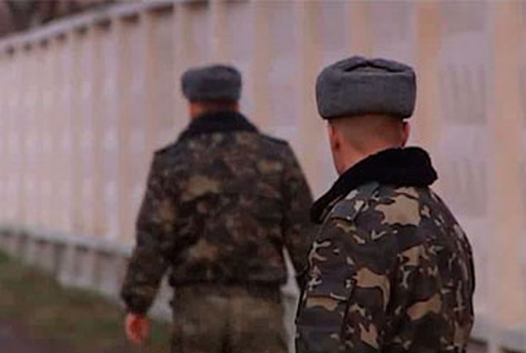 В Чернигове солдат использовали в качестве грузчиков