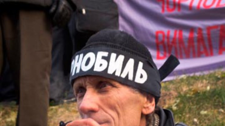 В Киеве 8 чернобыльцев объявили голодовку
