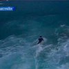 Австралийские серфингисты устроили неоновое шоу на воде