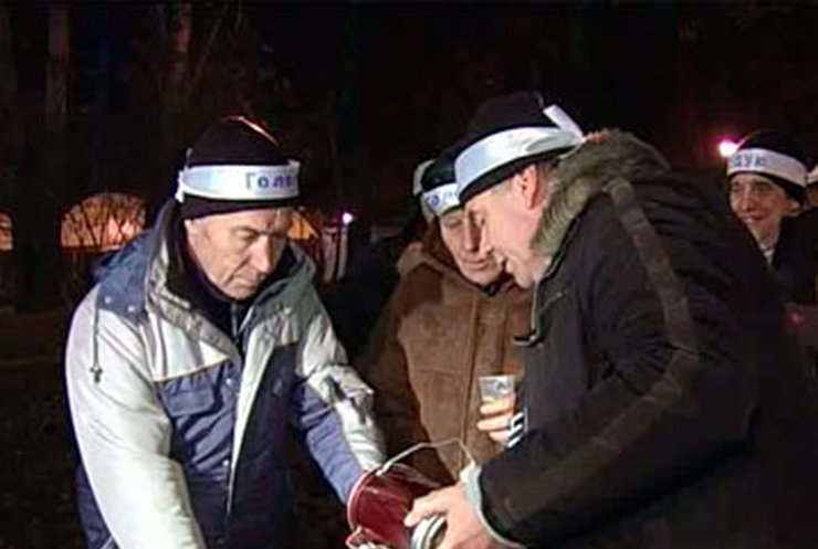 Ночью под Кабмином митинговали более 60 чернобыльцев