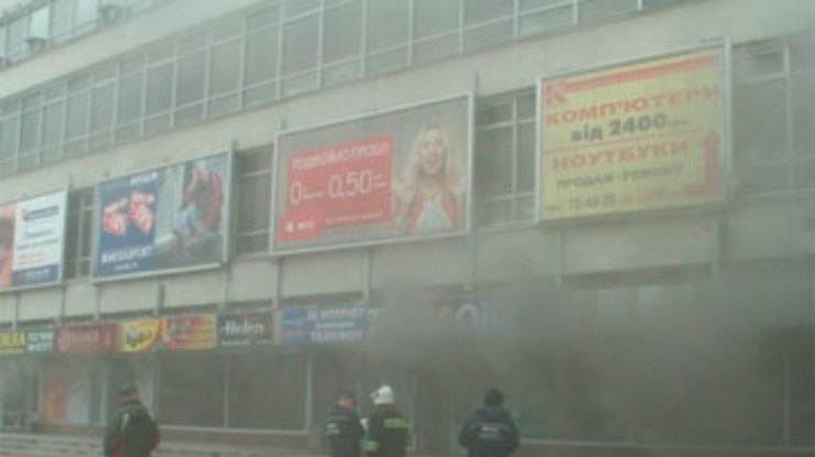 В Луцке не могут потушить ЦУМ
