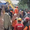 При обрушении стены в Индонезии  погибли 10 человек ‎