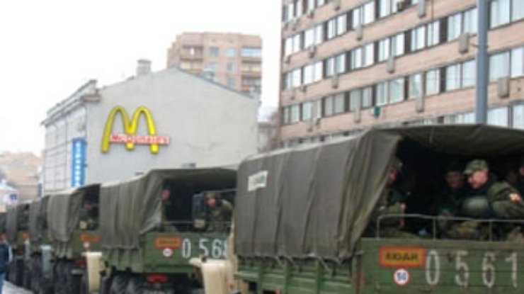 В Москву на "мероприятия" подтягиваются внутренние войска