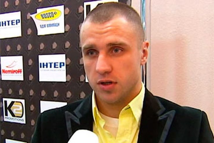 Украинец Максим Бурсак сразится с Хаммондом