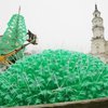 В Литве поставили елку из пластиковых бутылок