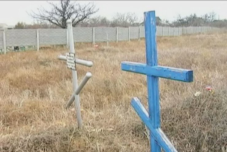 Жители Днепродзержинска не могут навещать умерших из-за "кладбищного" спора