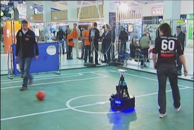 В Киеве прошел чемпионат по футболу среди роботов