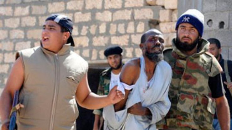 Новая ливийская власть "готова простить" военных Каддафи