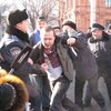 В Запорожье произошла потасовка в толпе коммунистов и "свободовцев"