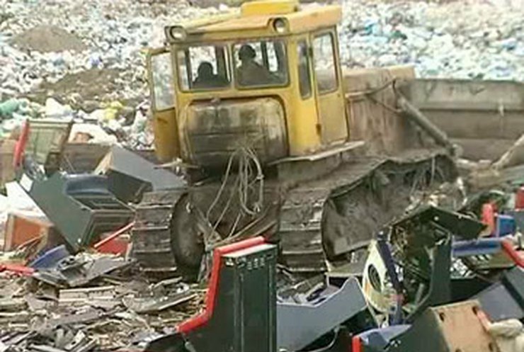 В Луганске уничтожили более полусотни игральных автоматов