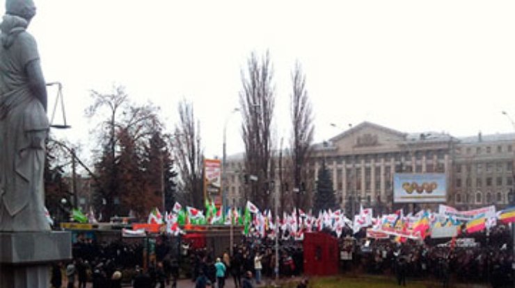 Под апелляционным судом собираются сторонники Тимошенко